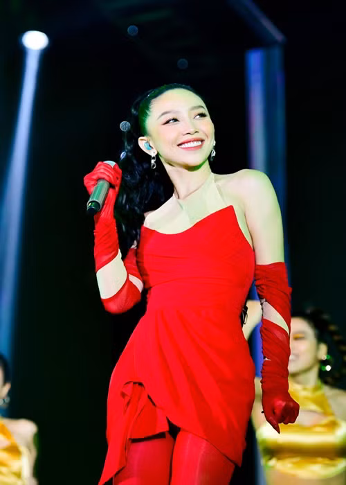 Tóc Tiên không nhắc đến Hiền Hồ từ khi vướng nghi vấn "cạch mặt" Ảnh: FBNV