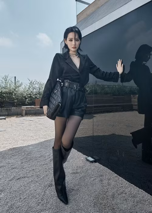 Hiền Hồ khẳng định dù Tóc Tiên có tha thứ cho cô hay không, cô vẫn luôn tôn trọng và dõi theo, quan sát người thầy của mình. Ảnh: FBNV