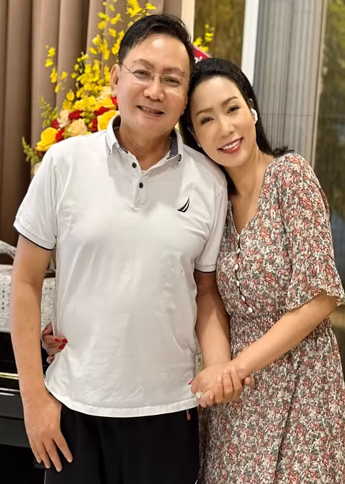 Hôn nhân hạnh phúc suốt 22 năm qua của Trịnh Kim Chi được nhiều người ngưỡng mộ. Ảnh: FBNV