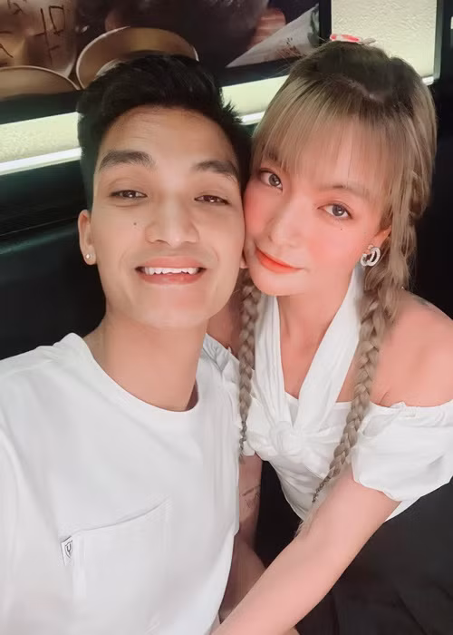 Đến với Thảo Vy, Mạc Văn Khoa chưa có gì trong tay. Đến nay, anh có sự nghiệp diễn xuất và kinh doanh khá thành công.