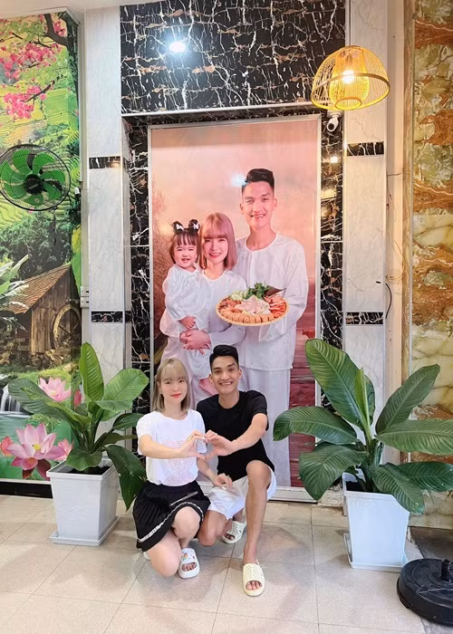 Từ tay trắng, cặp đôi hiện tại sở hữu đến 9 quán ăn.