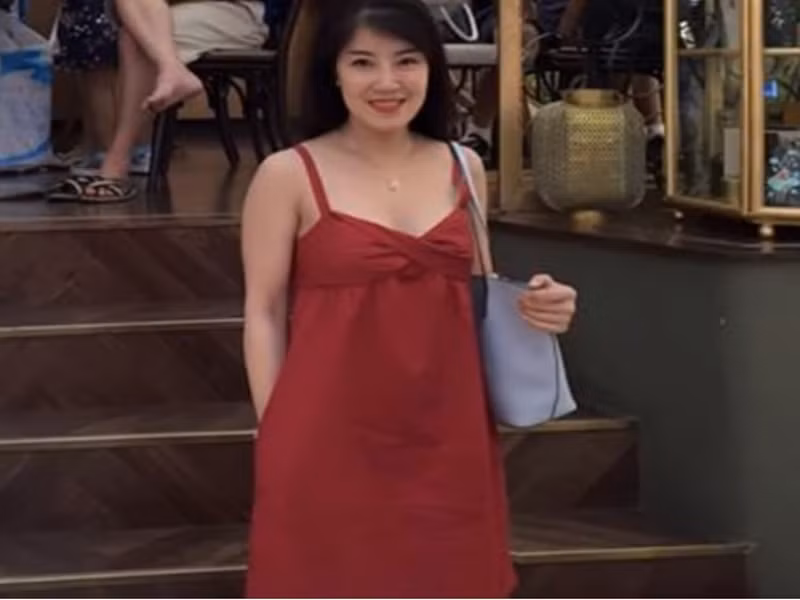 Vợ cũ thứ hai của Kim Tử Long vẫn trẻ trung, xinh đẹp dù hai con gái đã lớn. Ảnh: Dân Việt