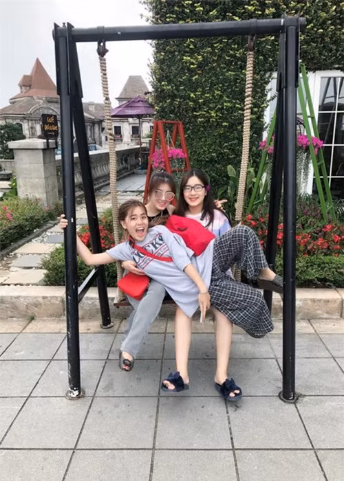 Trong cuộc phỏng vấn với Zing, Kim Tử Long cho biết, trong 4 năm ly thân, anh và Cẩm Tú cùng hai con vẫn đi siêu thị, đi ăn chung. Ở ngoài, không ai biết hôn nhân của họ gặp trục trặc. Ảnh: Dân Việt