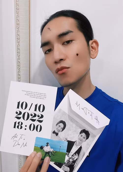 BB Trần cũng trêu ghẹo Anh Tú - Diệu Nhi. Anh viết:“Ok nhận thiệp! Mới ẩu đả với nhỏ cô dâu xong, rồi tới bữa đó tôi sẽ tới xem 2 người làm trò gì?”.