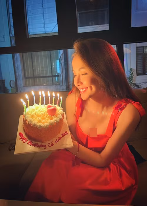 Nàng hoa hậu hiện tại chỉ tập trung kiếm tiền, chăm chút cho bản thân và con trai.