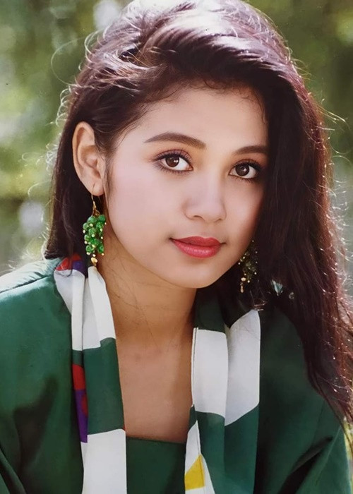 Diễn xuất của Việt Trinh chinh phục được nhiều khán giả. Loạt phim đình đám của cô gồm: "Người đẹp Tây Đô", "Ngọc trong đá", "Lệnh truy nã", "Nước mắt học trò", "Sân ga tình yêu", "Sương gió biên thùy". Ảnh: FBNV