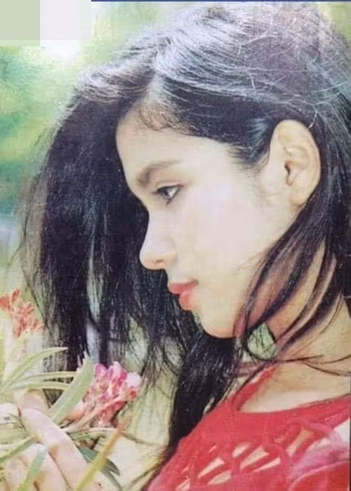 Việt Trinh có gương mặt đẹp không góc chết. Ảnh: FBNV