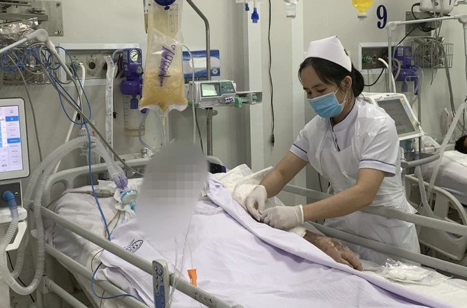 Nguoi dan ong ngo doc botulinum tu vong truoc khi kip dung thuoc 8.000 USD-Hinh-2