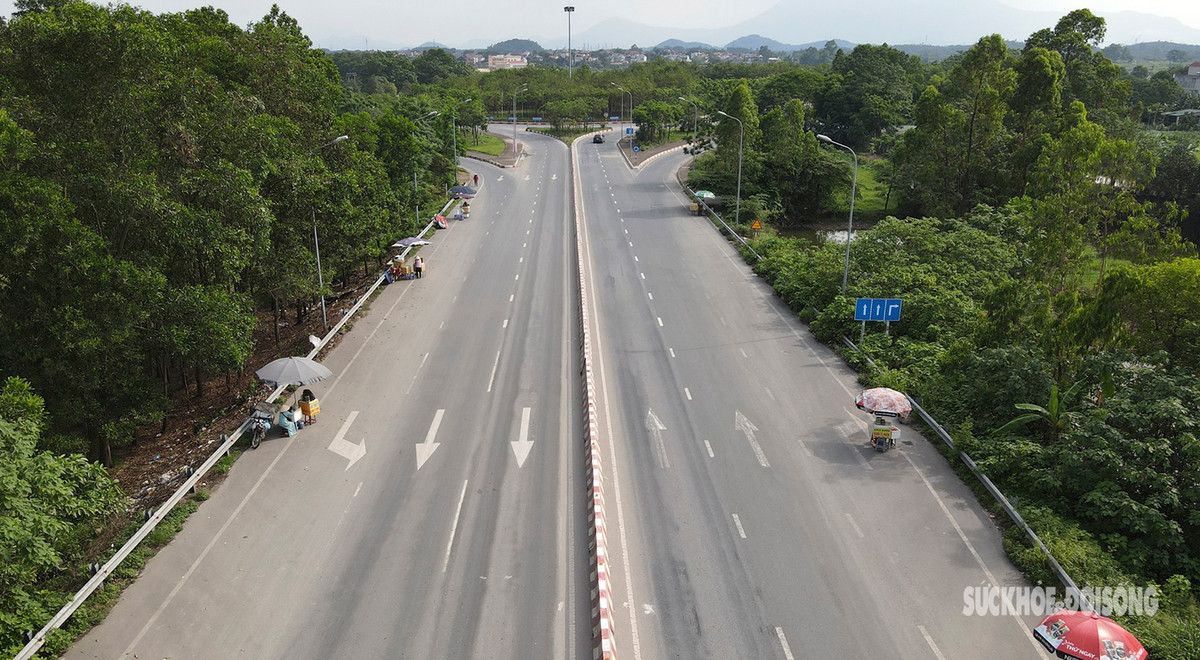 Các phương tiện dễ dàng lưu thông từ thị xã Sơn Tây (Hà Nội) hướng đi Vĩnh Tường (Vĩnh Phúc) và ngược lại.