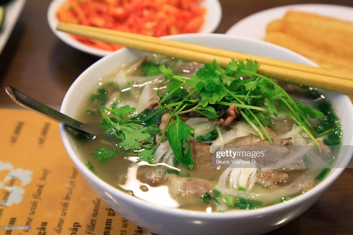 Ngoài ra, nhắc đến những món ăn truyền thống lâu đời, góp phần nâng tầm ẩm thực Việt trên trường quốc tế không thể không kể đến phở. Ảnh: Getty.