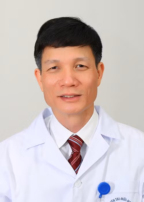 Thông tin trên báo Sức khỏe &amp; Đời sống cho biết, PGS.TS Phạm Tuấn Cảnh tốt nghiệp bác sĩ đa khoa Trường Đại học Y Hà Nội, Thạc sĩ chuyên ngành tai mũi họng, Tiến sĩ chuyên ngành với đề tài Nghiên cứu phục hồi chức năng phát âm sau cắt thanh quản toàn bằng van khí thực quản loại Provox. Ảnh: Noh.vn. 