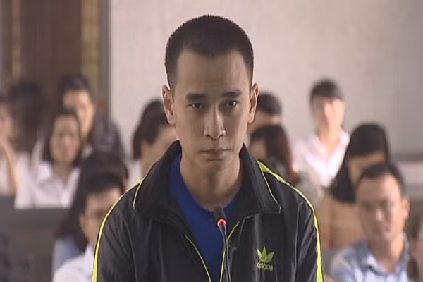Bị cáo Nguyễn Thế Anh trước tòa (24 tuổi, trú ở thị trấn Buôn Trấp, huyện Krông Ana, tỉnh Đắk Lắk)