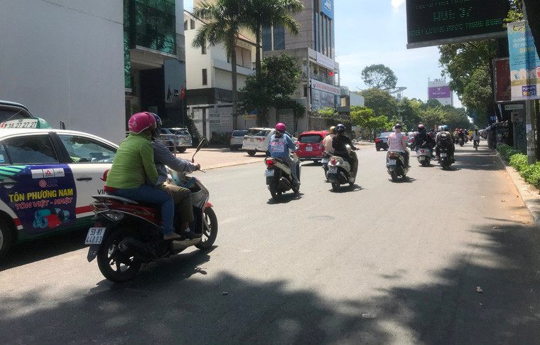 Trong những ngày đầu tháng 3/2018, hầu hết khu vực miền Nam đều không có mưa và nắng nóng khá gay gắt kéo dài từ sáng đến tận xế chiều.