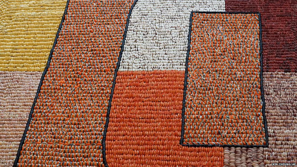 Bức tranh ghép bằng… Sushi lớn nhất tại Hồng Kông (Trung Quốc) ghép bởi 20.647 miếng sushi và trải rộng 37 mét vuông sàn nhà.