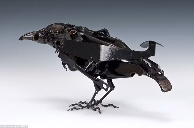 Chú chim được làm khá phức tạp.