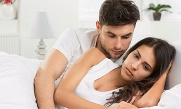 Hoang mang khi thay ban gai van con 