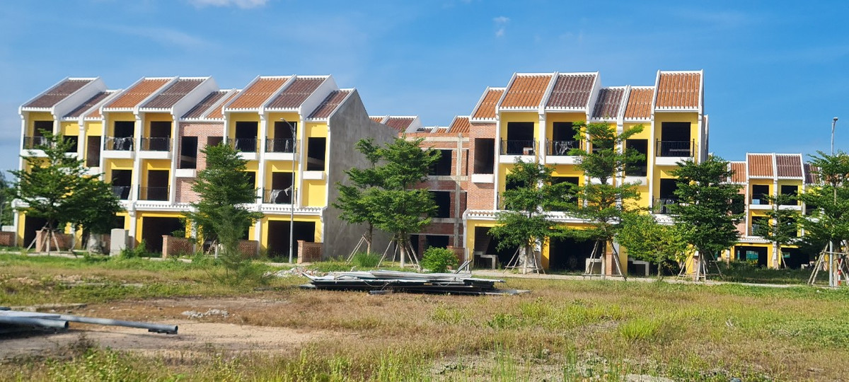 Nằm trong quy hoạch phát triển vùng Đông Nam của tỉnh Quảng Nam, dự án được quy hoạch theo mô hình tổ hợp phố tiêu chuẩn quốc tế theo kiểu mẫu không gian xanh cùng hệ thống tiện ích đồng bộ đi kèm, được kỳ vọng sẽ tạo nên một Hội An mới đầy tiện nghi, hiện đại kế bên Di sản văn hóa thế giới.