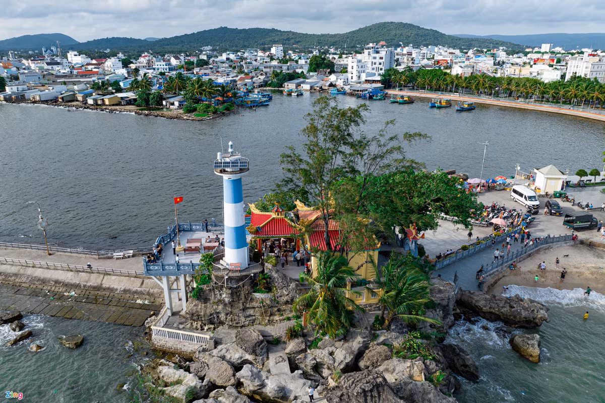 Doc dao ngoi den nam canh ngon hai dang o Phu Quoc