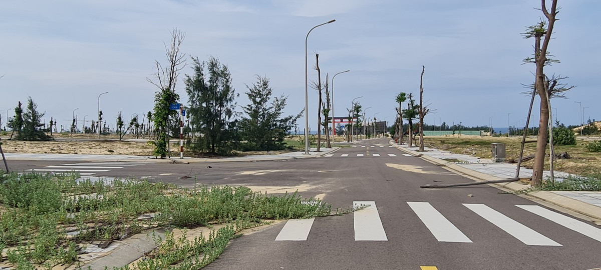 Cảnh vắng vẻ, đìu hiu ở một khu đô thị mới, từng được giới đầu tư săn đón.