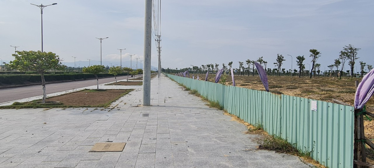 Dự án với vị trí đắc địa gồm 8 tầm nhìn đắt giá, mở ra 8 hướng kết nối với nhiều tiềm năng để phát triển du lịch, nghỉ dưỡng, bao gồm sân bay quốc tế Phù Cát, Linh Phong Thiền Tự, đầm Thị Nại, trung tâm thành phố Quy Nhơn, Kỳ Co - Ghềnh Ráng, Eo Gió, vịnh Phương Mai và biển Đông.