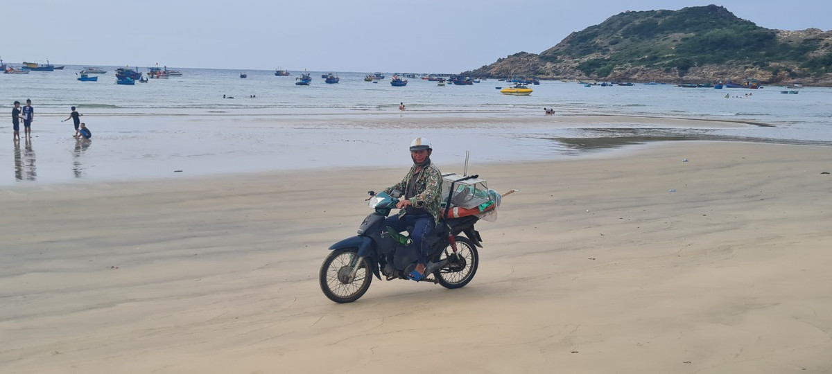 Từ một làng chài nghèo ở vùng bán đảo TP. Quy Nhơn, Nhơn Lý đã có bước chuyển mình ngoạn mục, trở thành một điểm đến hấp dẫn của nhiều du khách.