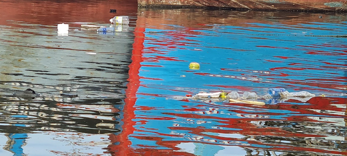 Từ các loại chai lọ...