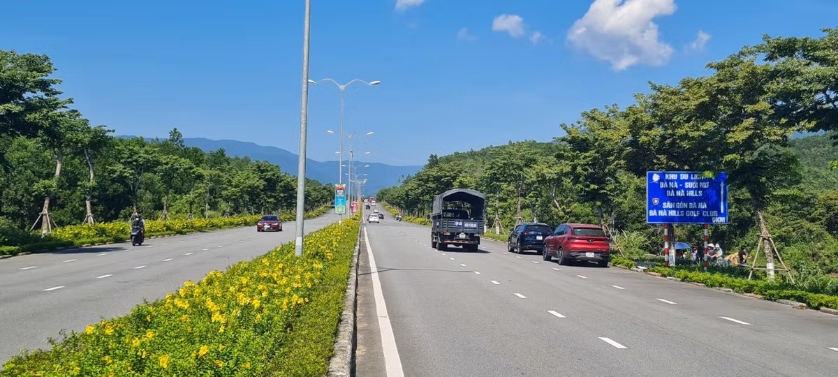 Đường Bà Nà - Suối Mơ là công trình có tính chất vĩnh cửu được xếp hạng công trình đường phố đô thị cấp II.