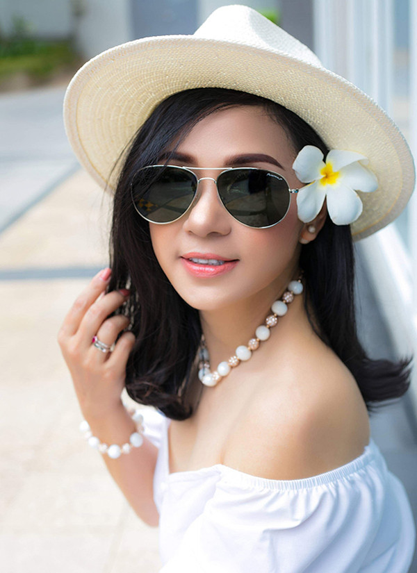 Hiện tại, Việt Trinh vẫn giữ được vóc dáng cân đối và trọng lượng ở mức 50 kg. Vì kiểm soát được việc ăn uống nên cân nặng của chị vẫn không thay đổi trong nhiều năm qua.