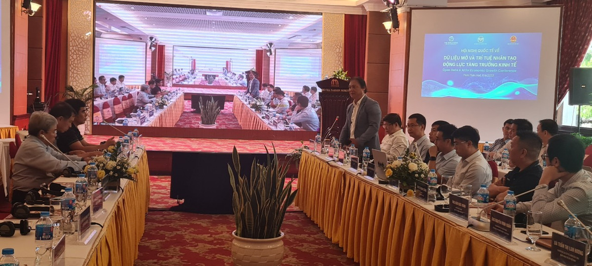 Bao Tri thuc va Cuoc song duoc chon la co quan truyen thong cho CLB Du lieu mo-Hinh-2