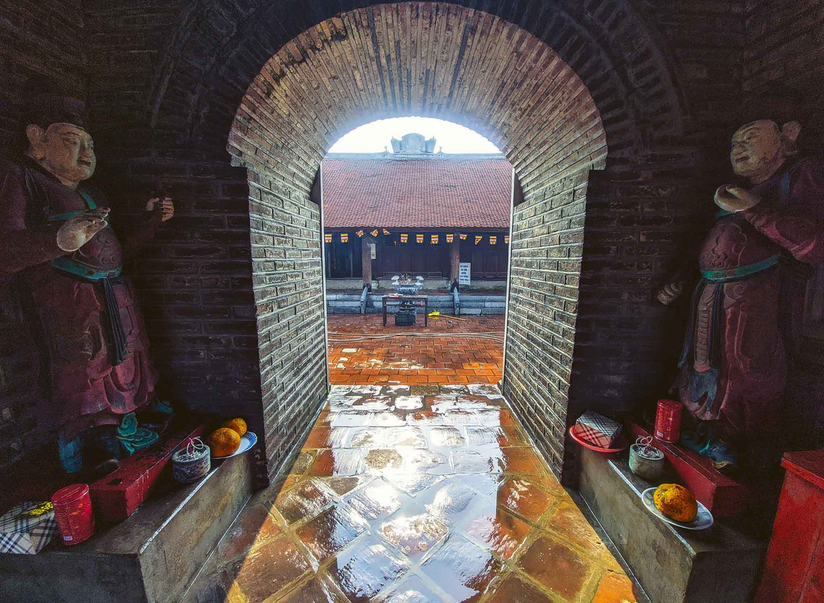 Đây là một minh chứng sống động của sự dung hội giữa Phật giáo Ấn Độ khi du nhập vào nước ta với tín ngưỡng bản địa của người Việt, đã tạo nên một trung tâm tín ngưỡng, tôn giáo mang bản sắc dân tộc. Ảnh: Vương Lộc