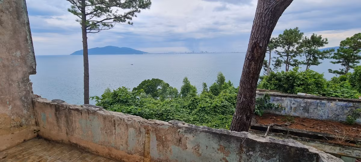 Nơi này chắc hẳn đã từng là một điểm dừng chân thú vị với phong cảnh tuyệt đẹp.