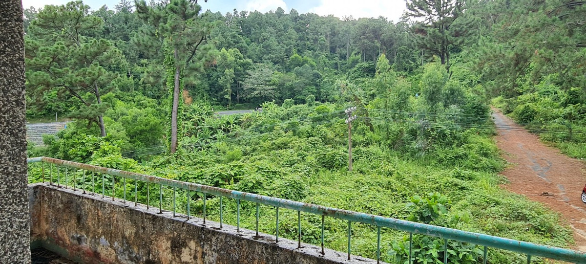  Khách sạn bỏ hoang trên đèo Hải Vân có lẽ sẽ là một địa điểm bí ẩn dành cho các bạn trẻ thích khám phá trên cung đèo lừng danh.