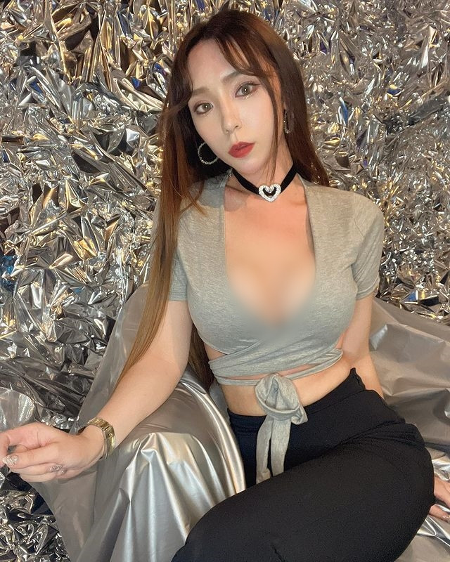 Không chỉ xinh đẹp, nóng bỏng, hot girl gợi cảm này còn có rất nhiều tài lẻ, khiến mọi người ngỡ ngàng.