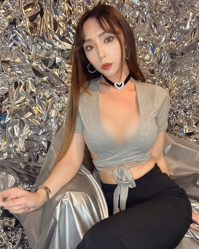 Không chỉ xinh đẹp, nóng bỏng, hot girl gợi cảm này còn có rất nhiều tài lẻ, khiến mọi người ngỡ ngàng.