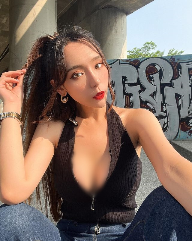 Cũng nhờ nghiêm túc, kiên trì với những dự định, kế hoạch mà Trăn Ny gặt hái được thành công dù tuổi đời còn rất trẻ.