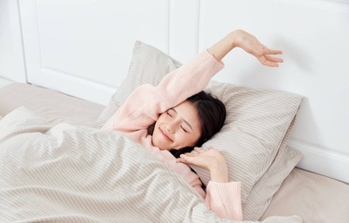 Ngu day, lam ngay viec nay truoc khi uong nuoc se truong tho