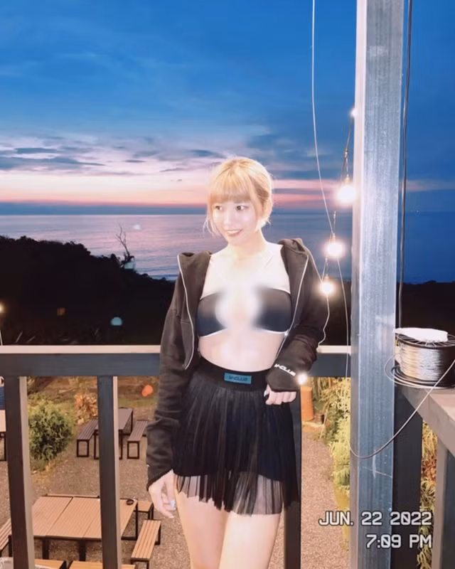 Mặc dù lần nào xuất hiện, hot girl cũng gây xôn xao, tuy nhiên duyên người qua đường sẽ mất hết, cô nàng cũng khó có fan trung thành.