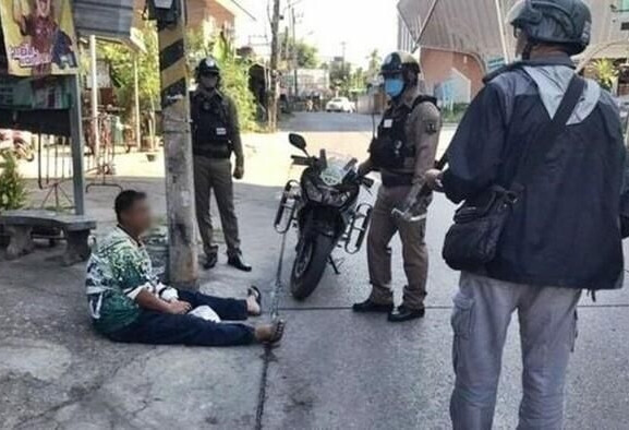 Vo qua xinh dep, chong lam dieu ghe ron-Hinh-2