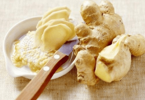 Dan ong xat gung vao long ban chan, 2 dieu ky dieu den