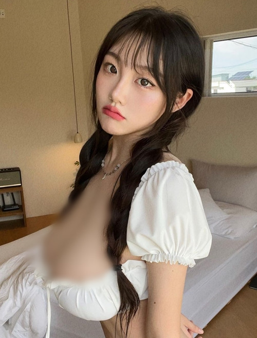 Cũng nhờ lợi thế ngoại hình, trong nháy mắt, hot girl gợi cảm Sejin có thể gây ấn tượng mạnh mẽ với tất cả mọi người.