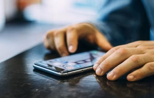 Duoc hot girl ket ban goi video “nong”, chang trai gap hoa