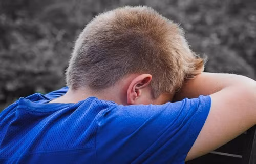 Nho ban trong em trai, co gai an han ca doi