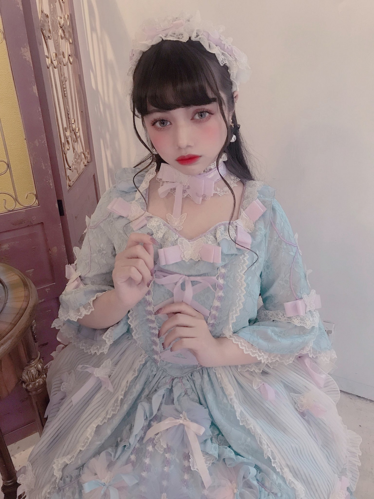 Sau loạt ảnh phô diễn vẻ đẹp hình thể, độ nổi tiếng của Murata Mikako ngày càng tăng, họ tin rằng với phong cách riêng biệt, khác lạ này, hot girl Nhật Bản sẽ có thể tiến xa hơn nữa.