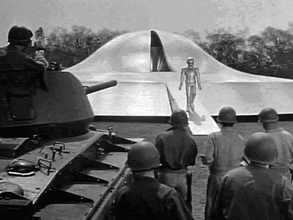 Guy Hottel lúc đó là người đứng đầu văn phòng FBI ở thủ đô Washington D.C. Trong tài liệu có viết: “Một điều tra viên của Lực lượng Không quân Mỹ cho biết ba chiếc đĩa bay đã được phát hiện tại bang New Mexico. Chúng được mô tả là có hình tròn, với phần giữa nổi lên, và có đường kính khoảng 15,2 mét...