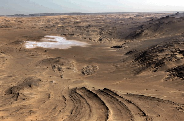 Trong vài năm sau đó, 3 người đi xe Jeep để khám phá Lop Nur, nhưng rồi "bặt vô âm tín". Sau đó, các nhà thám hiểm đã tìm thấy thi thể của hai người trong số họ cách Lâu Lan không xa. Nguyên nhân cái chết không rõ, tung tích của một người cũng chưa thể xác định.