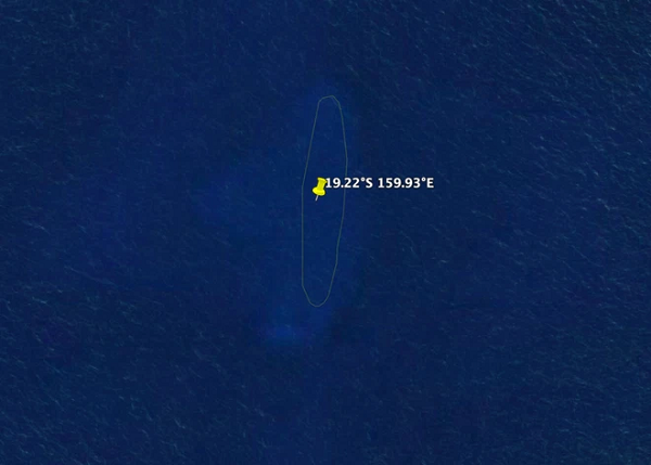 Cũng có khá nhiều tàu thuyền đi ngang qua đây và xác nhận có thấy sự hiện diện của đảo Sandy. Trên các bản đồ, Sandy nằm giữa Australia và New Caledonia, lãnh thổ hải ngoại của Pháp.