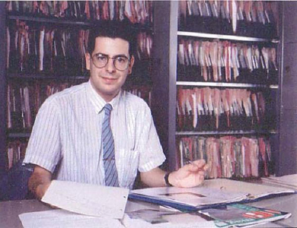 Tại một phiên điều trần, ông cũng đọc to một số phần trong các tài liệu được giải mật của Bộ quốc phòng Anh, trong đó cho thấy sự quan tâm đến vấn đề an toàn hàng không của Bộ: “Tại các mức độ cao hơn, tuy rằng UFO dường như khá vô hại đối với tình hình hàng không dân dụng, nhưng các phi công sẽ được khuyên không nên di chuyển… nếu có thể”.