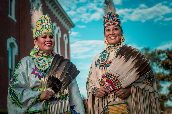 Được biết, tngười da đỏ Choctaw là hậu duệ của những người đến từ nền văn hóa Hopewell và Mississipian, người đã sống khắp phía Đông của thung lũng sông Mississippi.