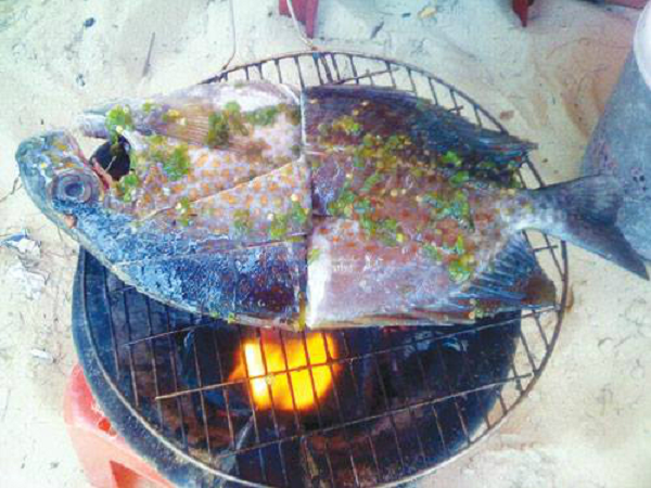 Mùa hè nóng nực, có thể chế biến thành các món canh, nấu lẩu hoặc cháo. Vừa đặt trên bếp, vừa thổi, vừa húp cho tăng thêm hương vị. Món ăn được chấm với ít nước mắm cá cơm nguyên chất sẽ tăng thêm vị đậm đà và tuyệt vời hơn.