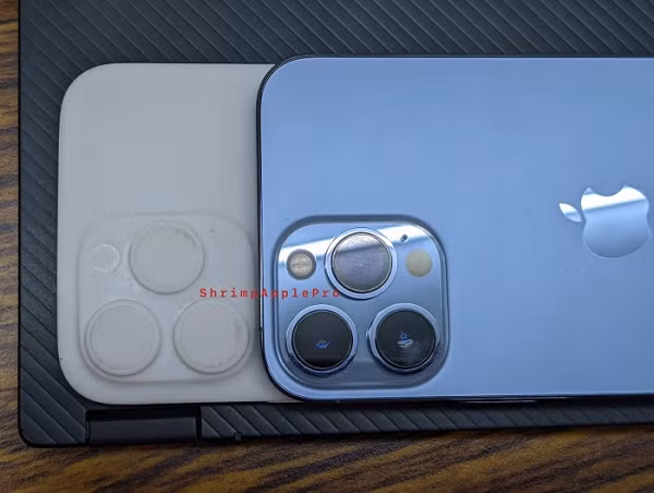 Đây là nâng cấp được chờ đợi nhất trên phiên bản 14 Pro Max. Tuy nhiên, thay đổi này sẽ không xuất hiện trên phiên bản iPhone 14 tiêu chuẩn. Điều này giúp Apple có thể tạo ra nhiều sự khác biệt hơn giữa hai phân khúc sản phẩm của hãng.